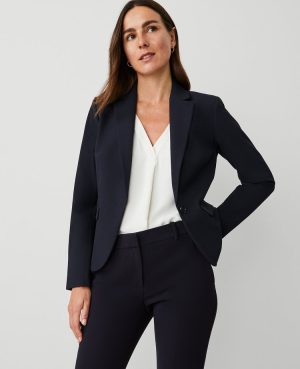 The Petite Notched One Button Blazer in Seasonless Stretch