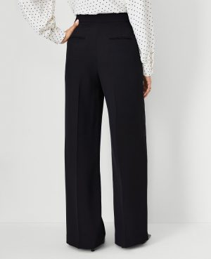 The Wide-Leg Pant in Fluid Crepe
