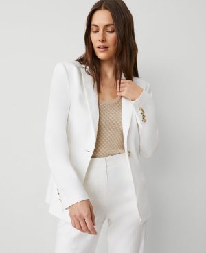 The One-Button Blazer in Linen Blend