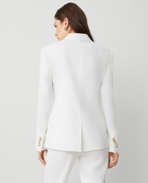 The One-Button Blazer in Linen Blend