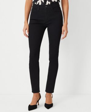 Mid Rise Skinny Jeans in Classic Black Wash – Curvy Fit