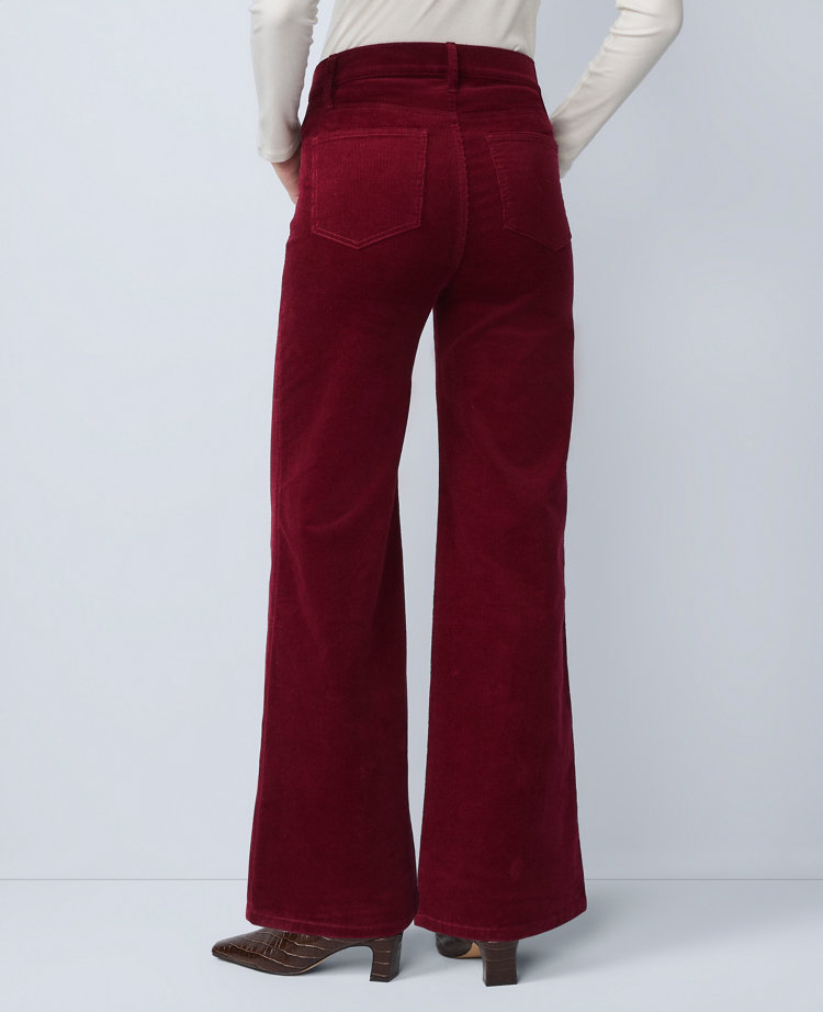 Petite Weekend Collection Wide-Leg Corduroy Pant